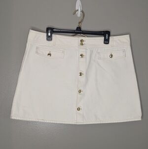 H&M Classic White Button-Up Skirt. NWT